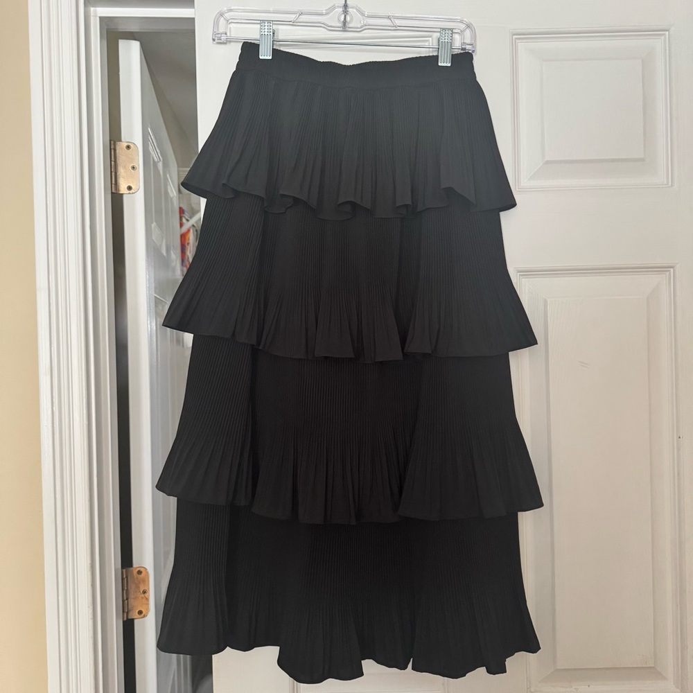 Tiered Ruffle Pleated Midi Skirt in Black